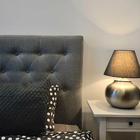 Apartment Cosy 1bd In Old Town By Hostlovers
